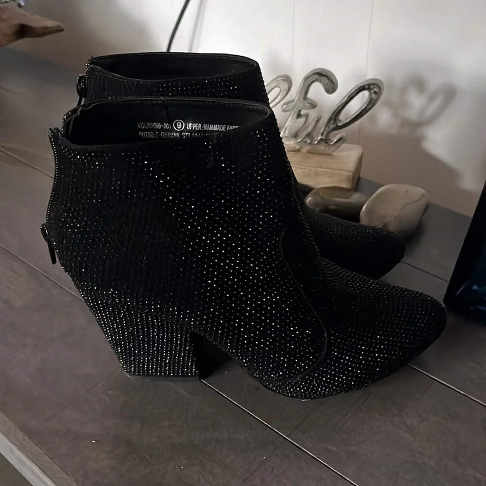 Boots - Picture 2 of 3